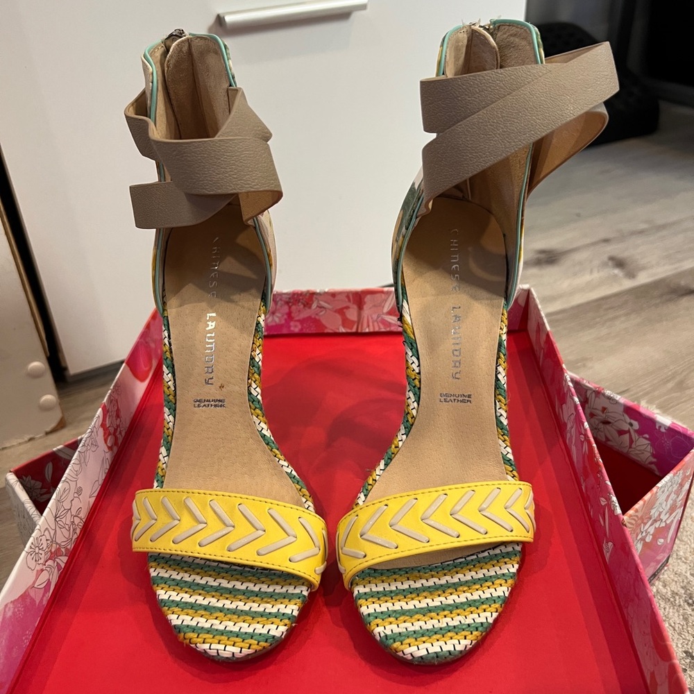 Chinese Laundry Flower Print Stiletto Heels. Size 7.5 ONLY WORN ONCE